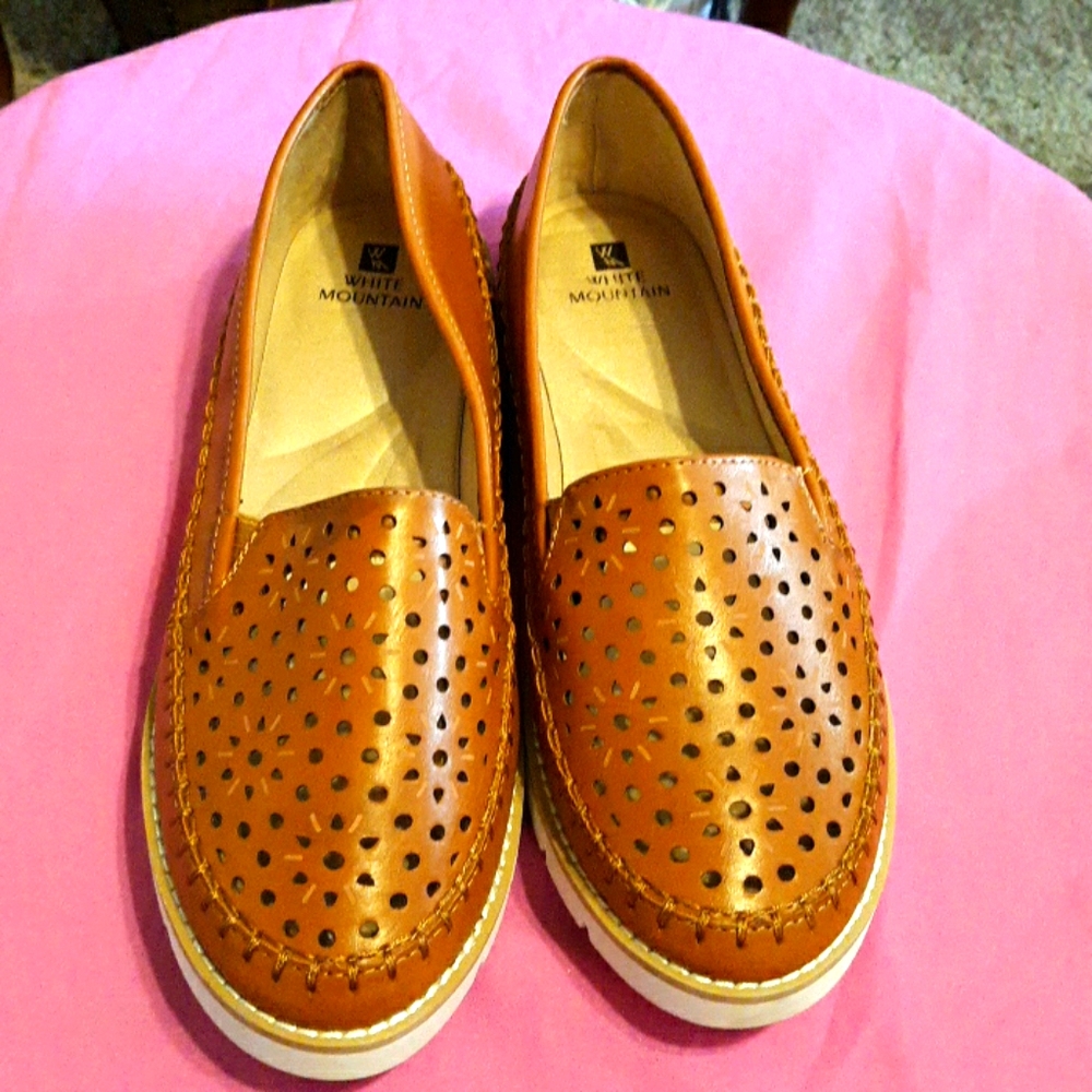 WHITE MOUNTAIN  SHOES